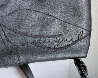 Mochila Desigual Negra Flores Bordadas