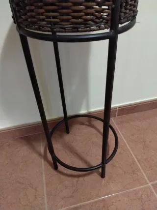 Mueble decorativo metal y mimbre