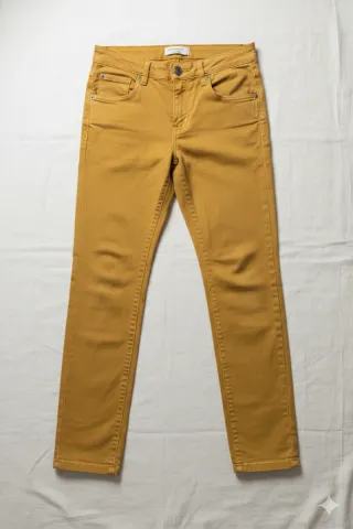 Pantalón vaquero amarillo