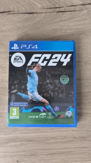 Consola PS4 con 2 mandos y 3 juegos