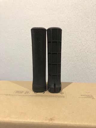 Puños para bici de montaña a estrenar