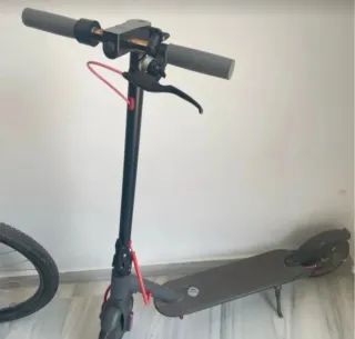 Patinete eléctrico gris