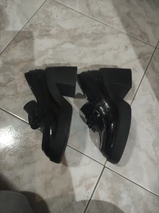 Zapatos charol negros tacón plataforma meralzados
