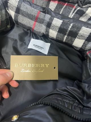 Abrigo Burberry Negro con Capucha