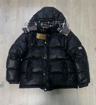 Abrigo Burberry Negro con Capucha