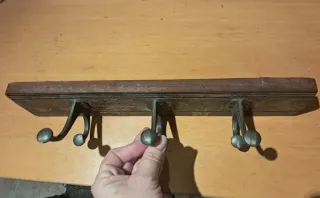 Colgador de pared con 6 ganchos