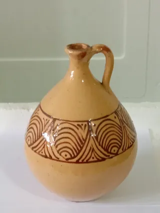 Botijo de cerámica artesanal