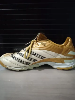 Zapatilla Adidas Predator 2006 Dorada/Blanca