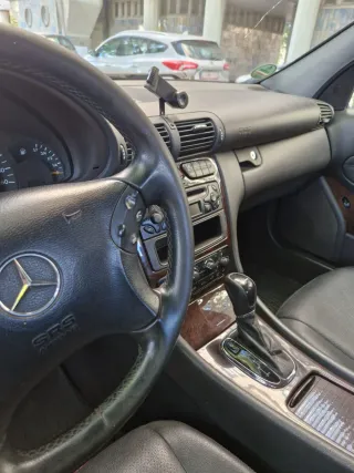 Mercedes-Benz c220