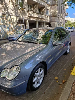 Mercedes-Benz c220