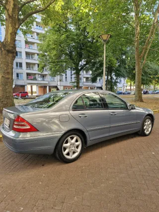 Mercedes-Benz c220
