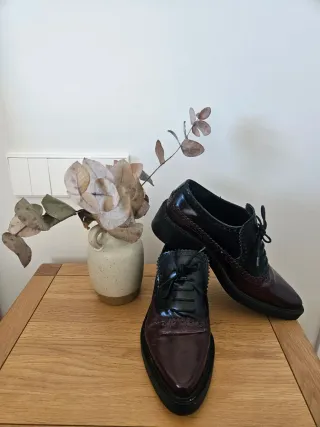 Zapatos Zara mujer talla 37 – Blucher/Oxford negro