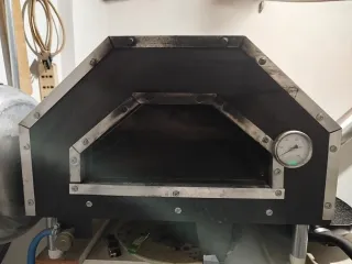 Forno per pizza in ceramica e metallo