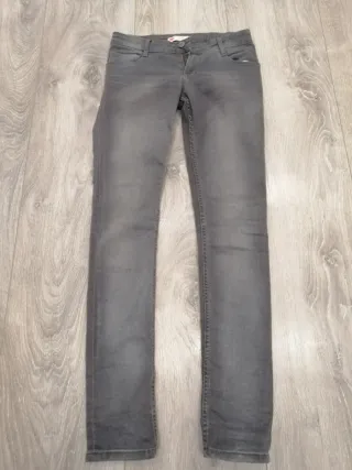 Pantalón Levi's chica gris