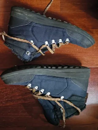 Botas de nieve Quechua azules y marrones