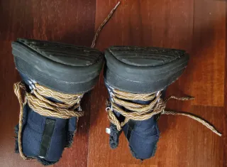 Botas de nieve Quechua azules y marrones