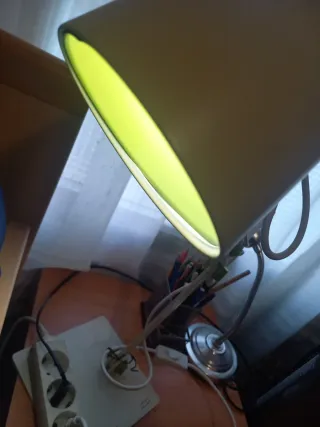 Lámpara de escritorio regulable