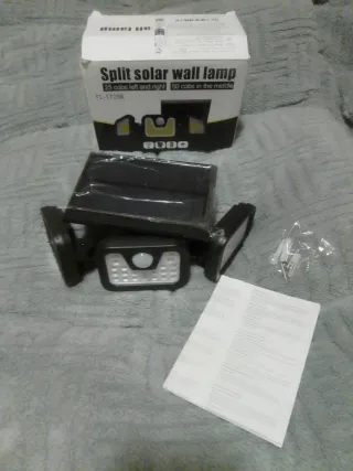 Lámpara Solar LED 3 Cabezales Exterior e Interior