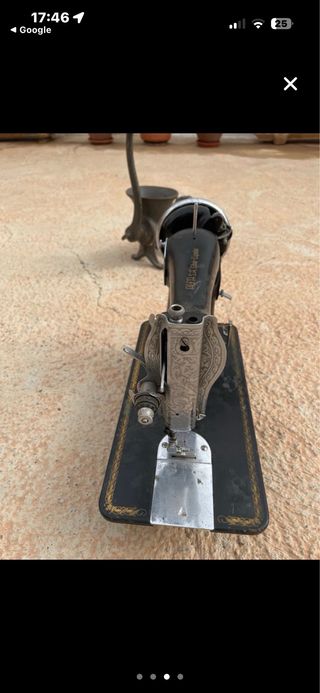 Máquina de coser ALFA antigua