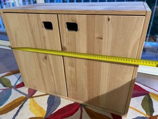 Mueble de madera de pino macizo en muy buen estado