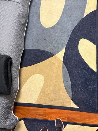 Alfombra moderna abstracta beige y azul