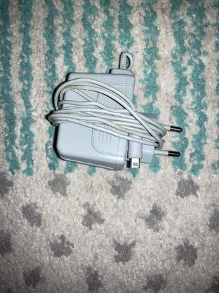 Nintendo 2DS Tomodachi Life Blanca y Roja.