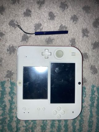 Nintendo 2DS Tomodachi Life Blanca y Roja.