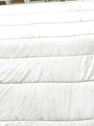 Edredón Ikea Blanco, Tilkord, punto azul.