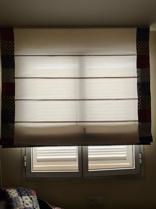 Cama individual con colchón y edredón