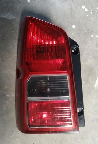 Pilotos Traseros Nissan Pathfinder
