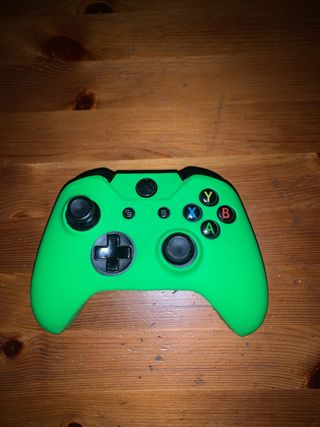 Mando Xbox One con funda