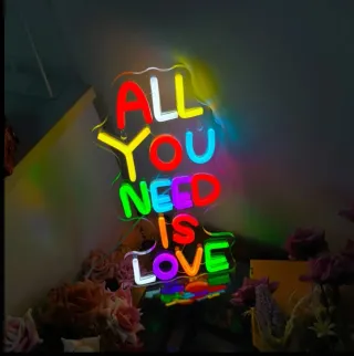 Lampada Neon Led "ALL YOU NEED IS LOVE"