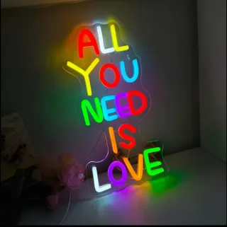Lampada Neon Led "ALL YOU NEED IS LOVE"