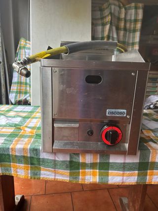 Hosteleria. Plancha industrial gas.