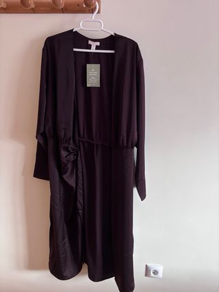 Vestido H&M burdeos satinado cruzado