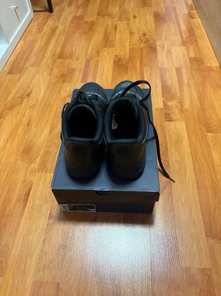 Nike Air Force 1 Talla 42.5 Negras