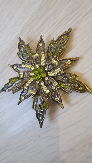 Broche vintage flor con pedrería