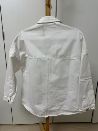 Cazadora vaquera blanca Zara