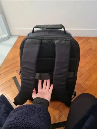 Mochila de viaje negra