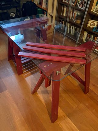 Mesa escritorio cristal y madera roja