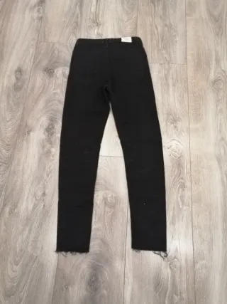 Pantalón negro tiro alto mujer