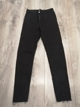 Pantalón negro tiro alto mujer