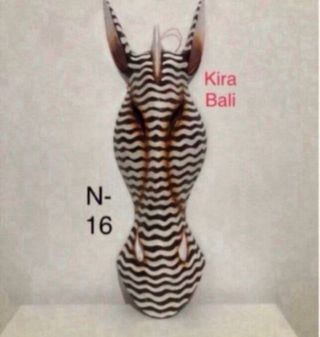 Cebra de madera. Mascara africana Indonesia.