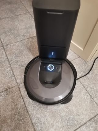 iRobot Roomba i7 Especial Mascotas con accesorios.