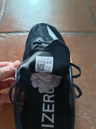 Zapatillas Adidas Adizero Adios 8 Negras y Amarill