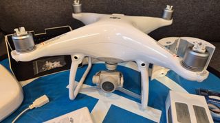 Dron DJI Phantom 4 Blanco