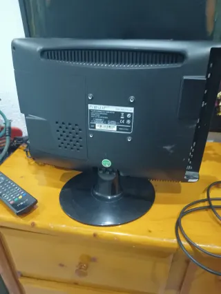 Televisión Nevir 16 pulgadas