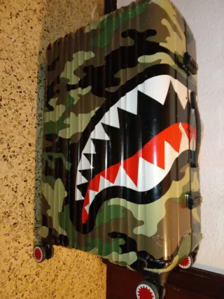 Maleta Sprayground Camuflaje Tiburón