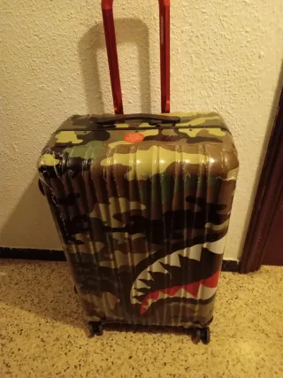 Maleta Sprayground Camuflaje Tiburón