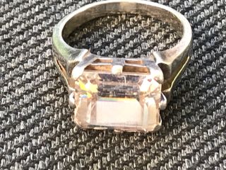 Anillo vintage con piedra grande